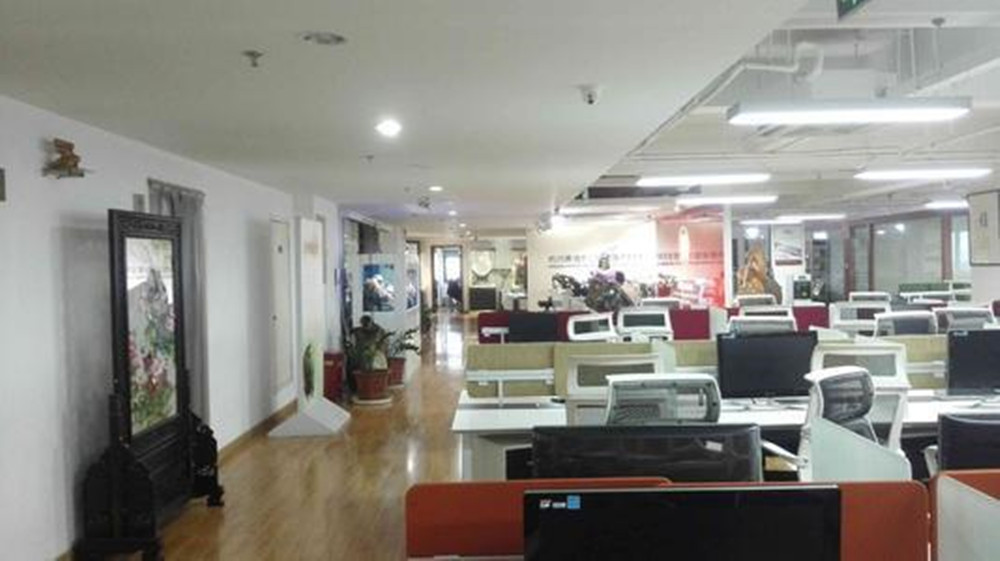 杭州亿万富婆朱丽丽 (富婆朱丽丽个人简历)