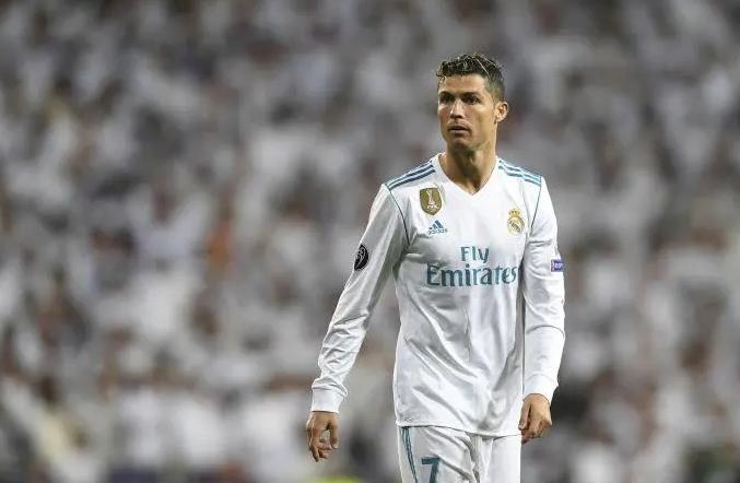 绝了，C罗现身马德里！若免费踢球＋主动道歉，佛爷或心软收留