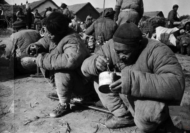 *京大南***杀屠**幸存者真实回忆:我躺尸体堆里装死,一声不吭挨了5刀