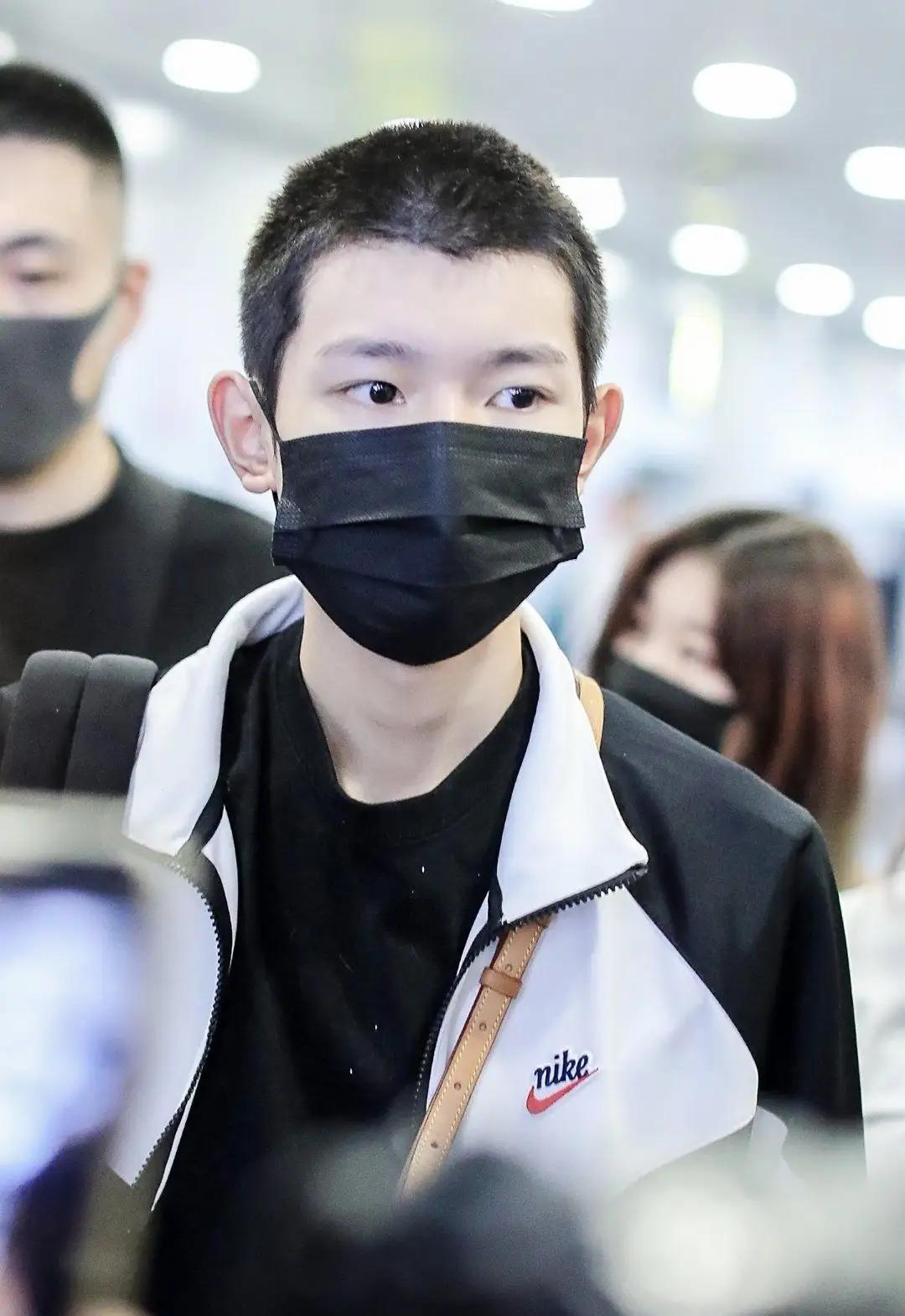 tfboys还有两年就解散了吗,tfboys三小只现在年龄