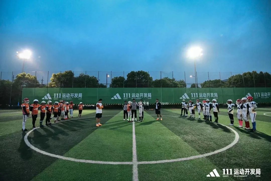 阿迪达斯首发,从足球到羽毛球的华丽转身