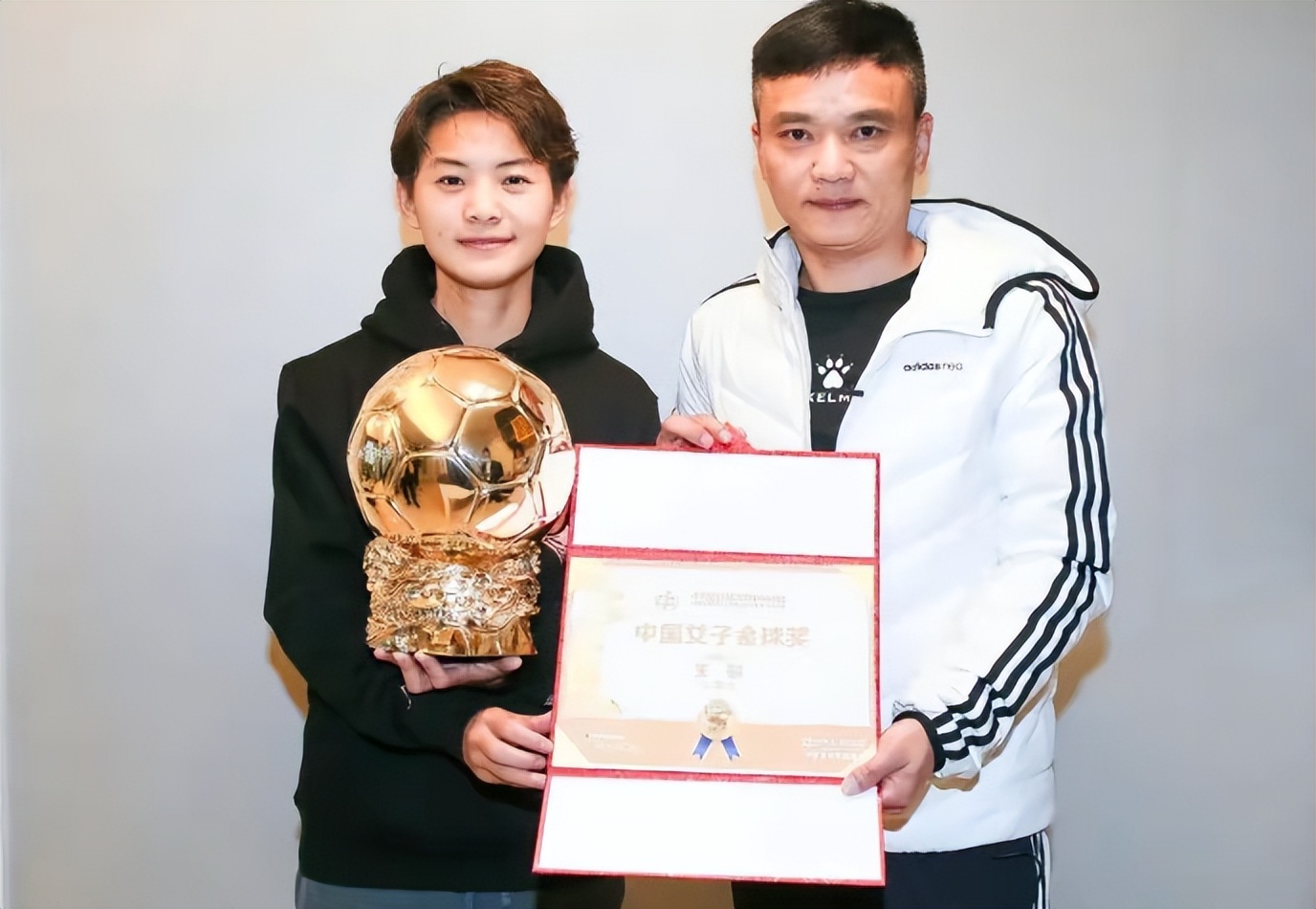 男足4项奖,中国女足水庆霞26年惊天大逆转