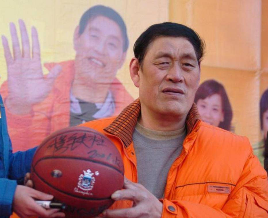 盘点cba历史十大中锋,cba总决赛姚明51分21篮板