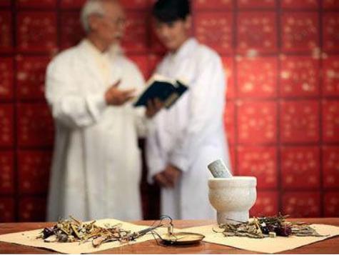 中医学和中西医临床是一个专业吗,中医学和中西医结合哪个专业好