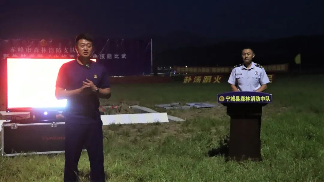 野外驻训丨三尺讲台论剑“四会”政治教员比武风起云涌