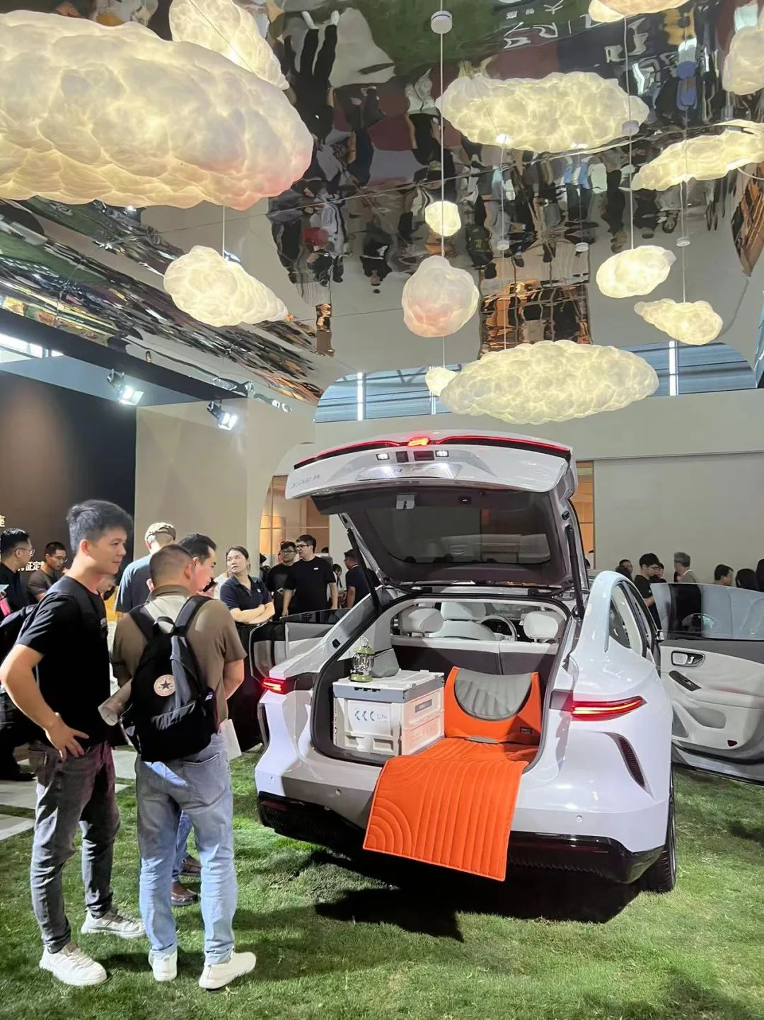 飞凡f7超纤绒顶棚,飞凡f7高科技内饰