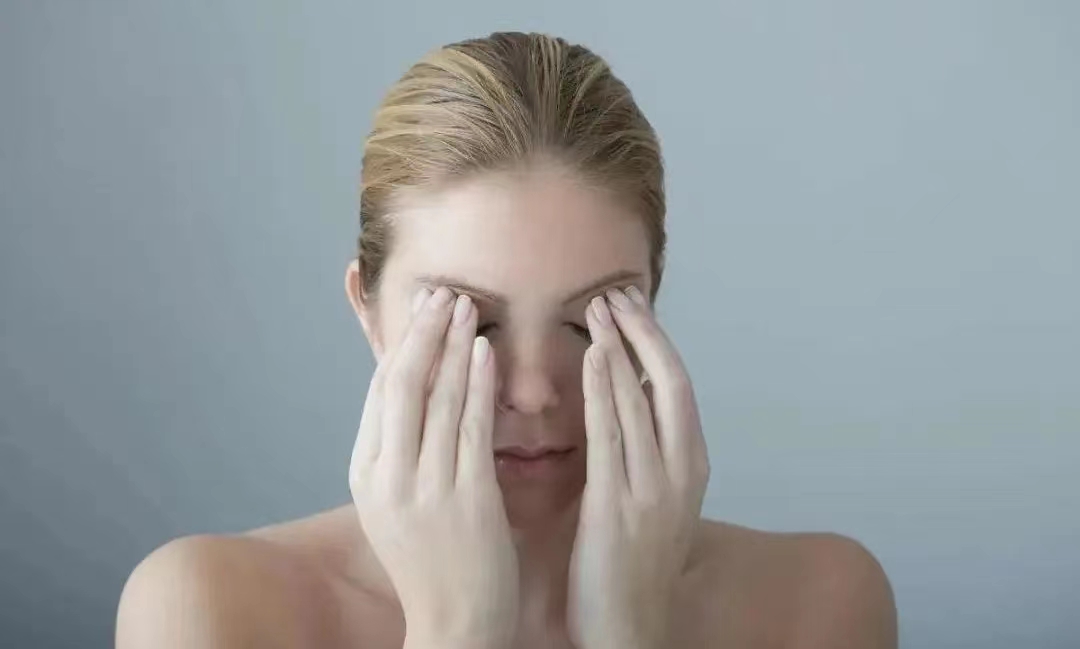 每天看电脑八个小时怎么保护眼睛,每天盯着电脑看怎么保护眼睛图片