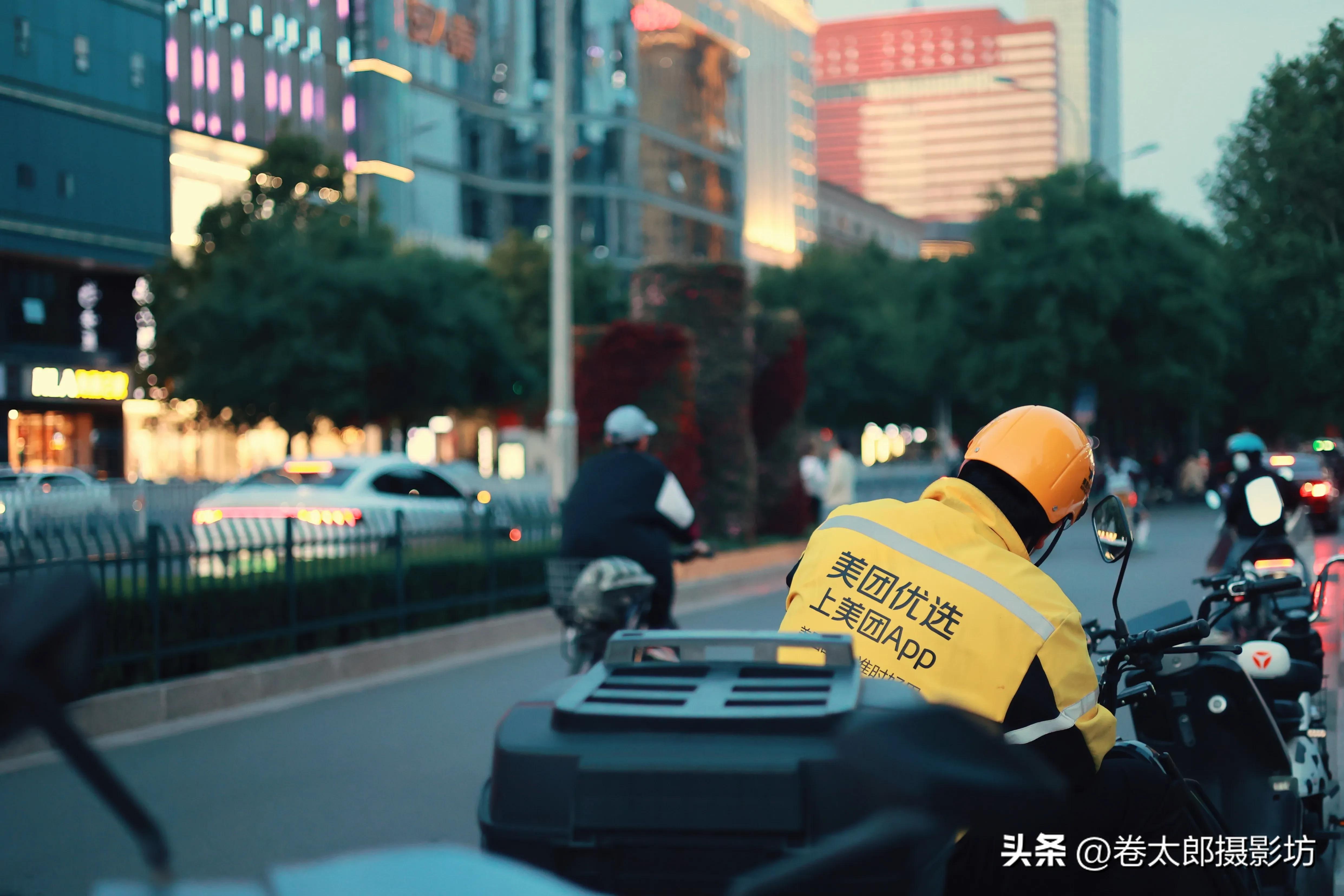 rf50f1.8小痰盂是多少mm的,rf50mmf1.8是小痰盂吗