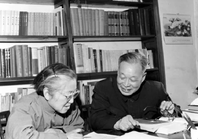 “原*弹子**之父”，法国总统授勋章；中国“居里夫妇”种出蘑菇云花