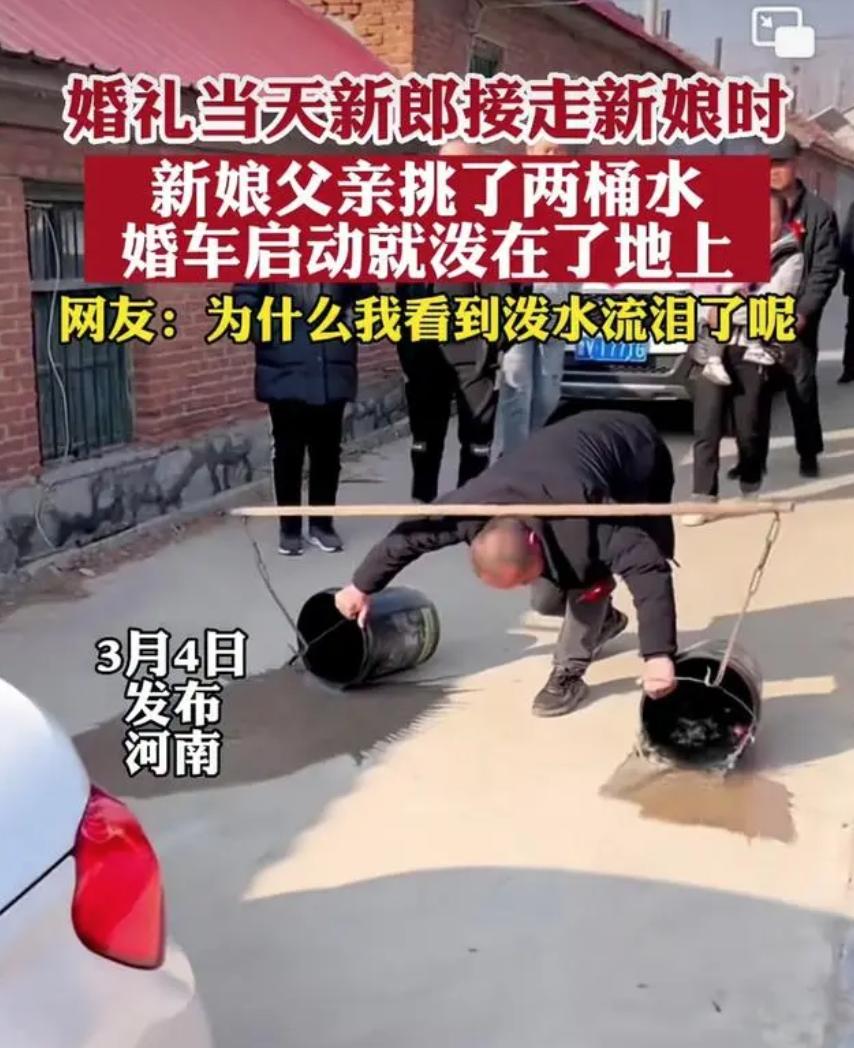 给妈妈买蛋糕却被爸爸骂瘫痪,给亲爸买蛋糕