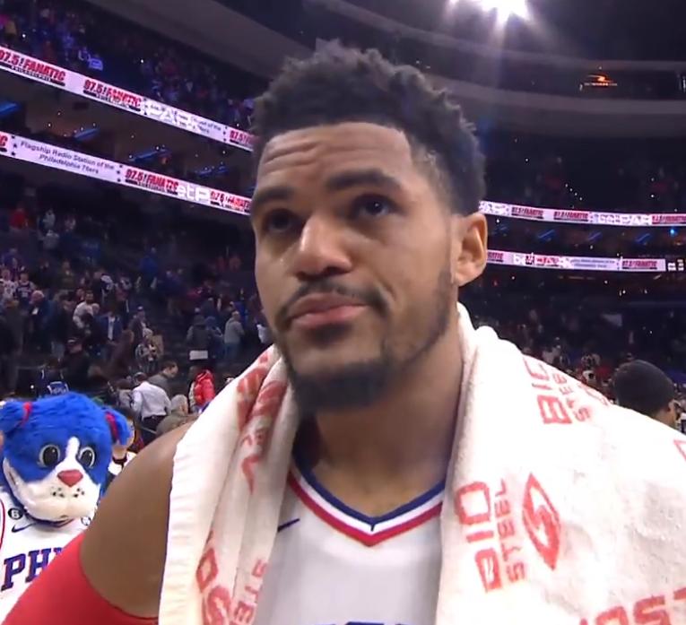 连续吹3个进攻犯规,垫脚三分投篮怎么判罚