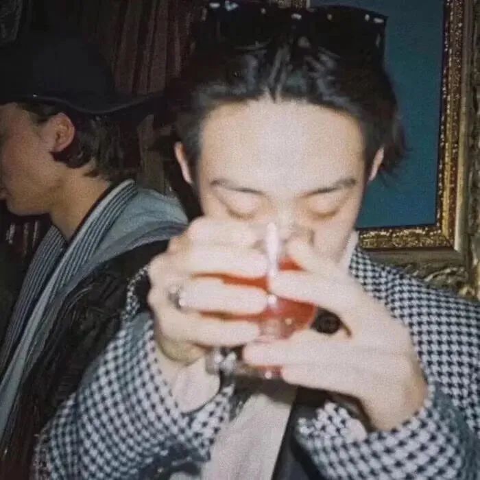 头像高级小众男士用,头像高级小众动漫女