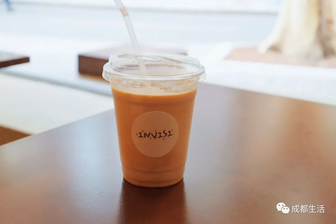 12条时髦老街，长满晒太阳的成都人