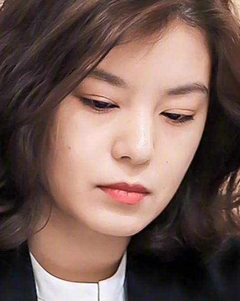 张京：中国最美外交官，16分钟临场速译震惊全场，让美国颜面扫地