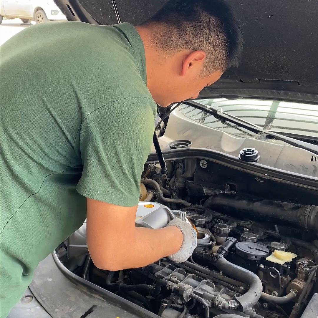 迈腾新款2.0t还烧机油吗,大众迈腾五千公里烧2升正常吗