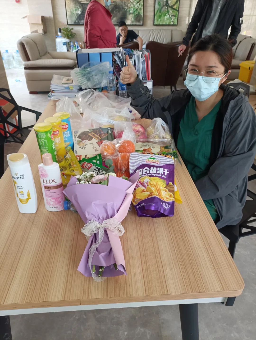 致敬殉职的医护人员,致敬逆行者医护人员回家