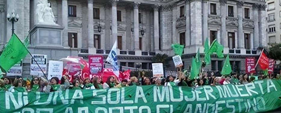 阿根廷11岁女孩遭性侵怀孕，堕胎过程百般艰难