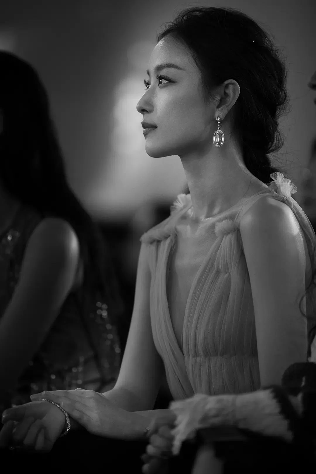 倪妮刚出道跟现在的变化,张艺谋评倪妮倪妮眼含泪