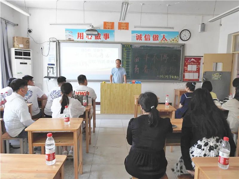 毕业季来临即将和母校说再见,毕业十年匆匆路过母校感言