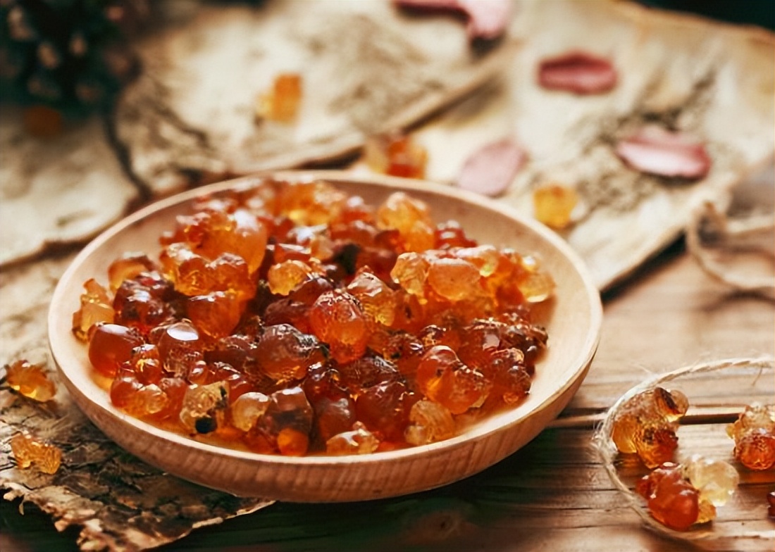 女人40岁后要多善待自己，常吃四种“零嘴”，补充“天然”雌激素