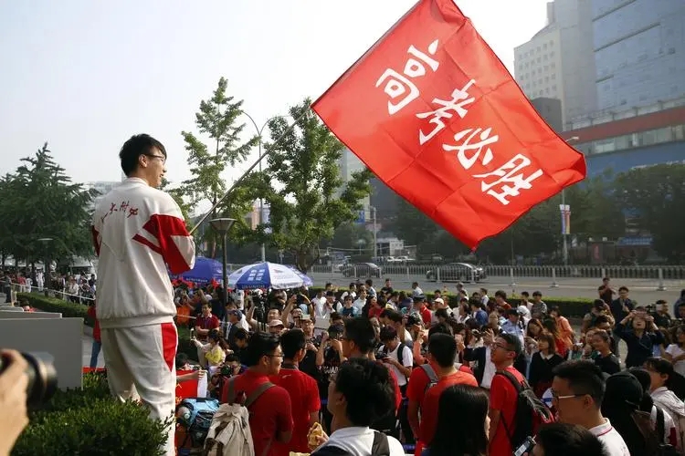 高考前的最后一课男生向女生表白,高考前男生向女生表白是什么心理