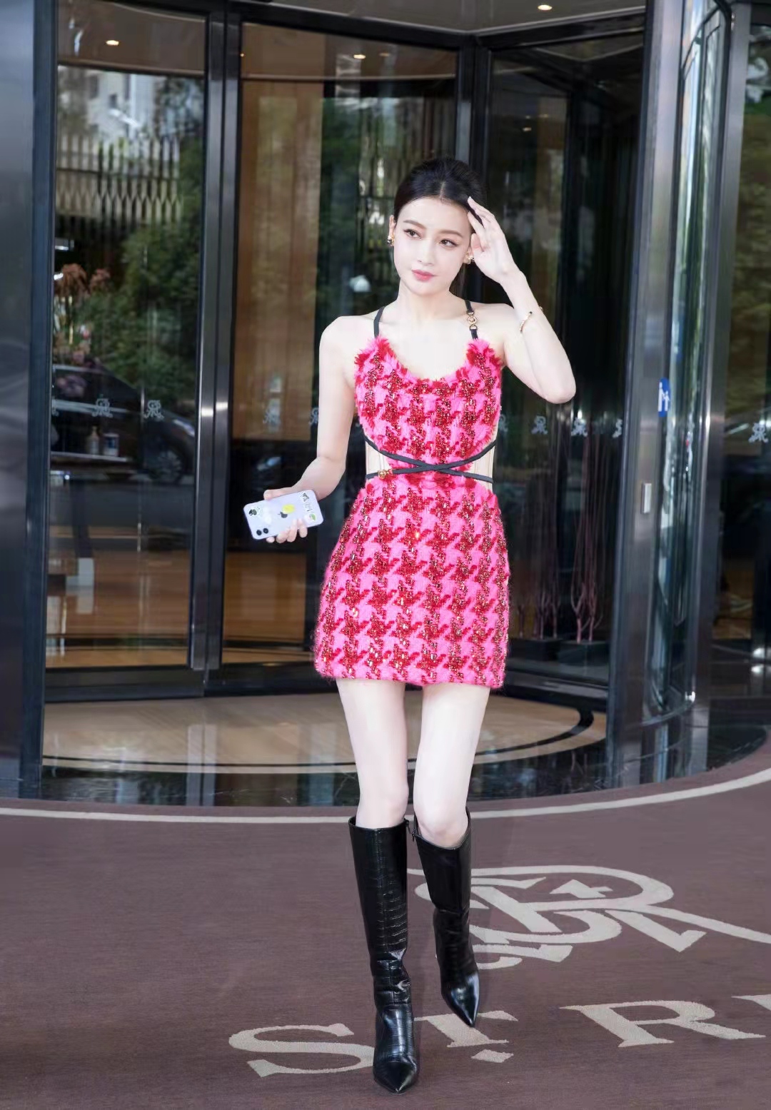 孙怡上节目完整版,孙怡穿白纱婚裙