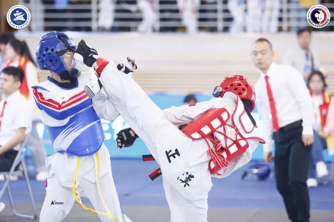 跆拳道小孩夺冠喜报,跆拳道馆比赛获奖喜报模板