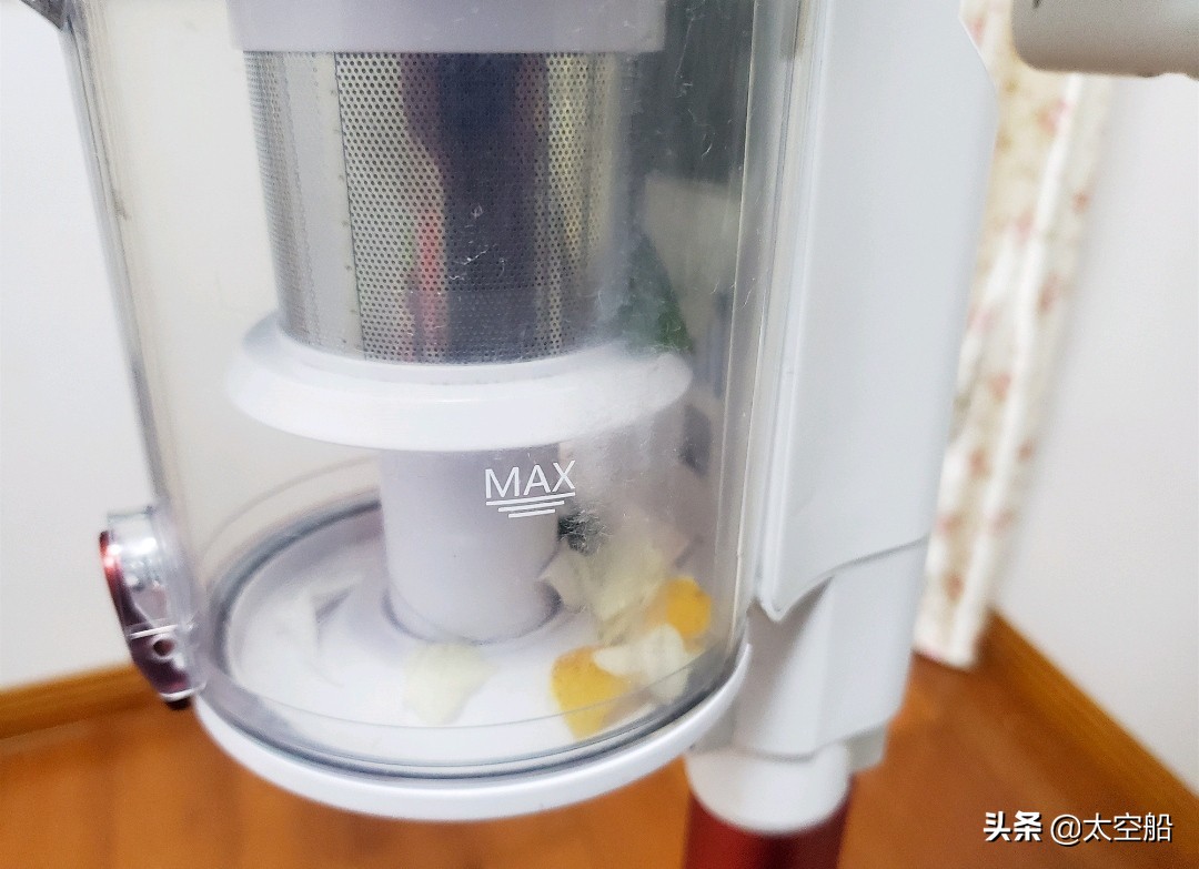 戴森吸尘器和斐纳吸尘器哪个好,斐纳吸尘器测评