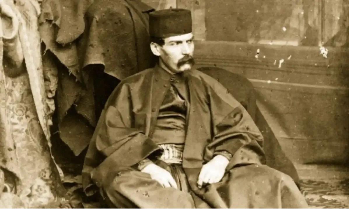 大翻译家“自阉”，只为混入穆斯林，在大庭广众之下偷盗圣物