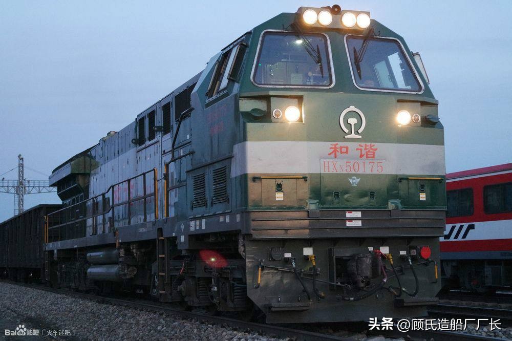 国产nd5型内燃机车,老美nd5内燃机车驾驶室