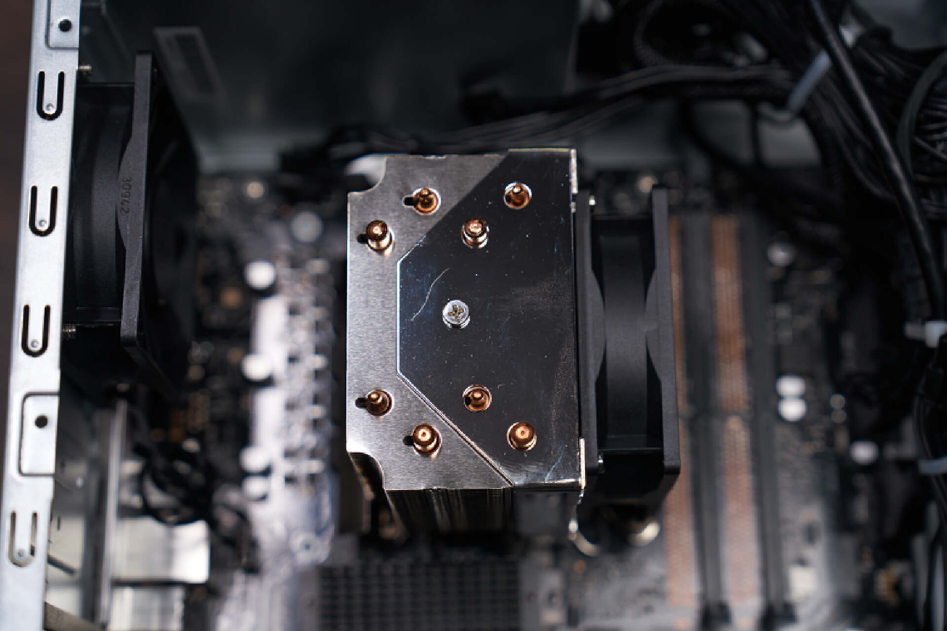 华硕天选x2023台式机改装,华硕天选x2023台式加硬盘