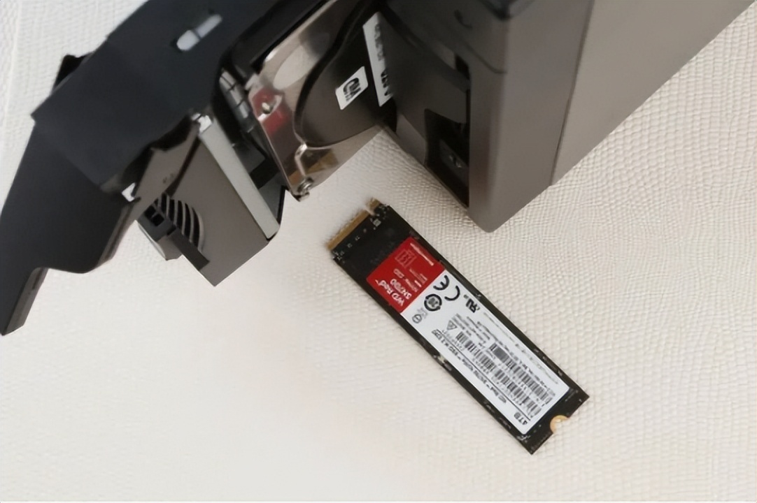 nas硬盘在70度工作,nas硬盘选缓存多大合适