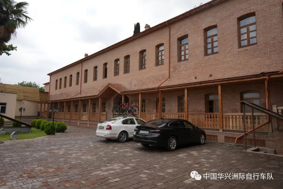 舒沙自行车赛S3：华兴队稳健完赛期待爬坡决胜