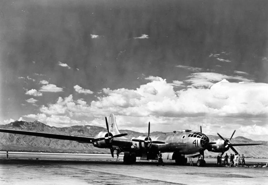 李梅火攻东京用了多少燃烧弹,1945年李梅轰炸日本东京