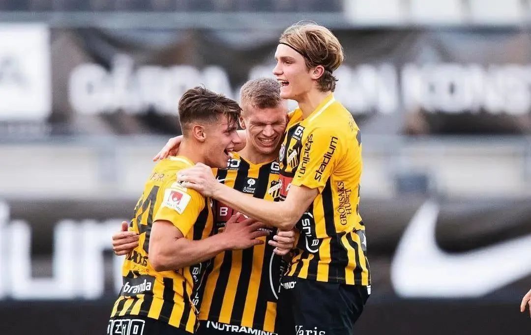 足球推荐瑞典超赫根vs瓦尔贝里,瑞典超天狼星vs迪格弗斯比分预测