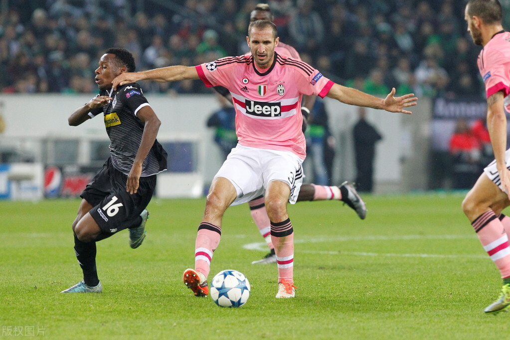 宝刀不老!蒂亚戈.席尔瓦领衔足坛现役35+最强11人皇马成最大赢家