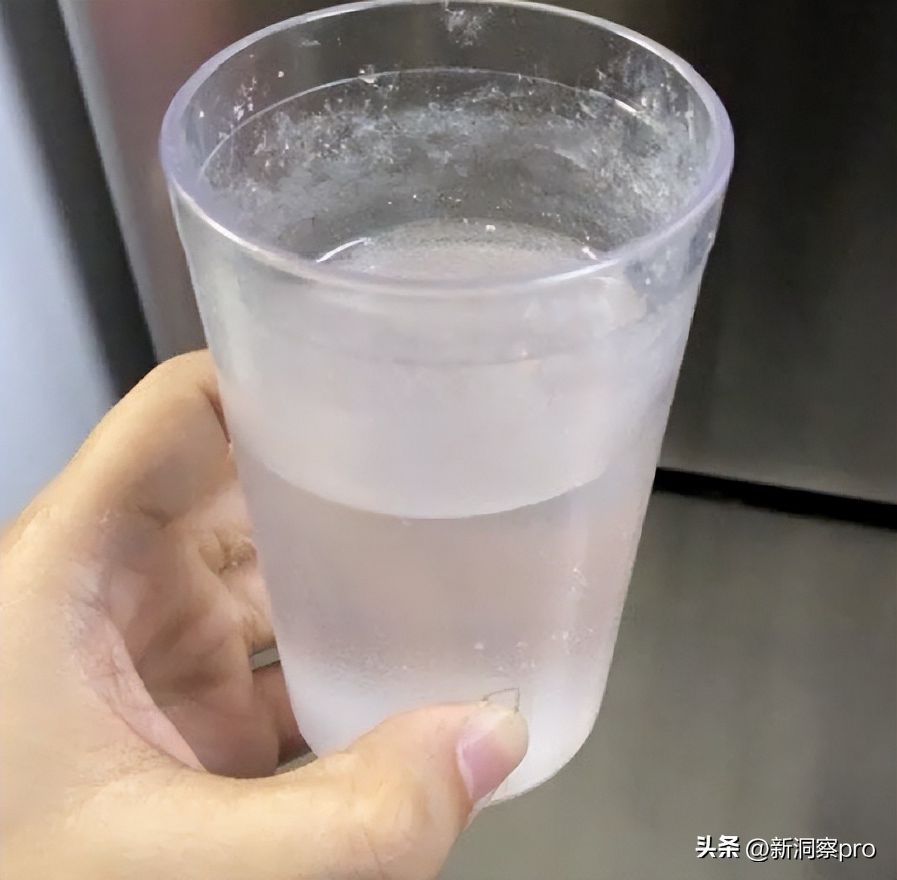 下*药迷**全过程曝光!女孩子一定要警惕!