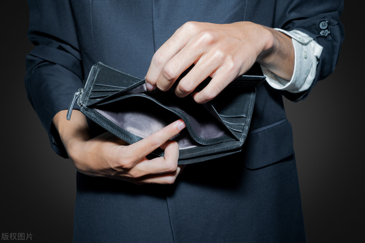 心态彻底崩了发朋友圈,浙江一男子向朋友借宝马车