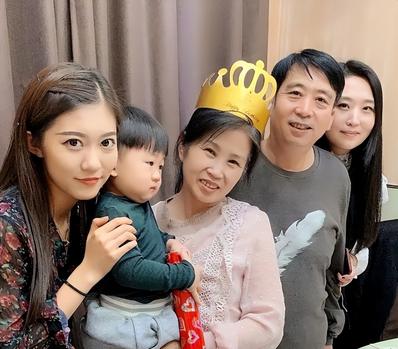 天津一家人宣告怀孕视频,天津一家人怀二胎视频