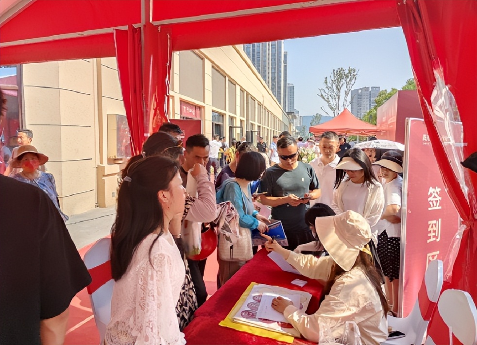 阳光100凤凰街1期交房,阳光100凤凰街交房