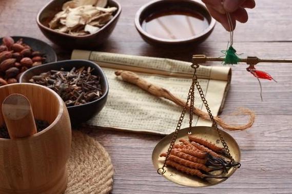 如何用中医治疗轻度抑郁,中西医结合治抑郁