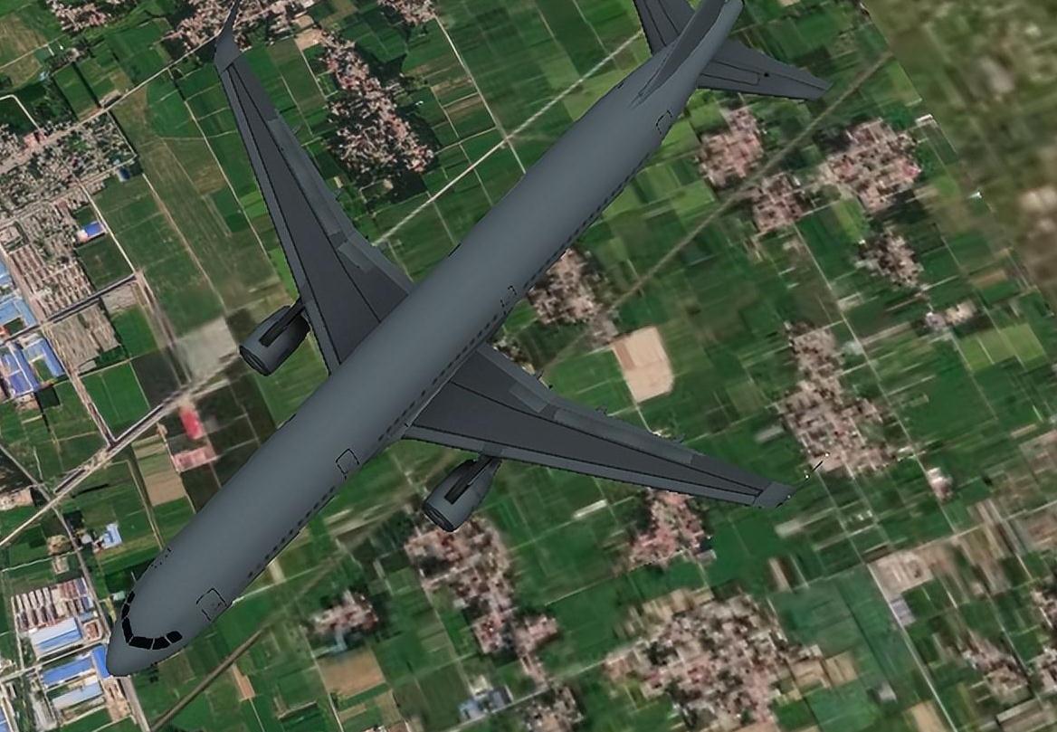 现在，在11月1日22时06分，从太原飞往杭州的航班抵达河南郑州上