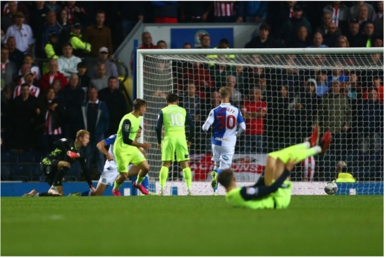 一个点球拯救一条防线,法兰克福点球6比5格拉斯哥流浪者