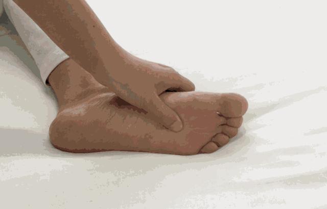 脚上出现这4种症状要警惕,脚上有哪些症状是大病的前兆