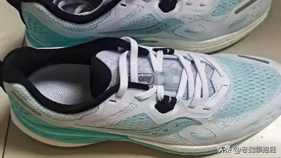 一年穿两双鞋,比较耐穿好看的慢跑鞋