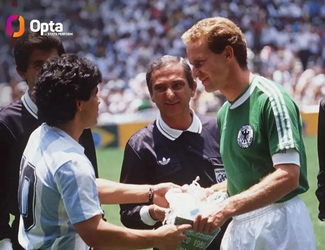 阿根廷1:0领先法国,阿根廷2-1胜澳大利亚梅西