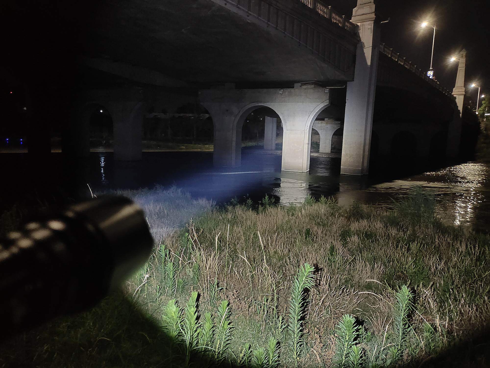 菲尼克斯tk75-2018手电评测,fenix菲尼克斯tk16v2.0战术手电筒