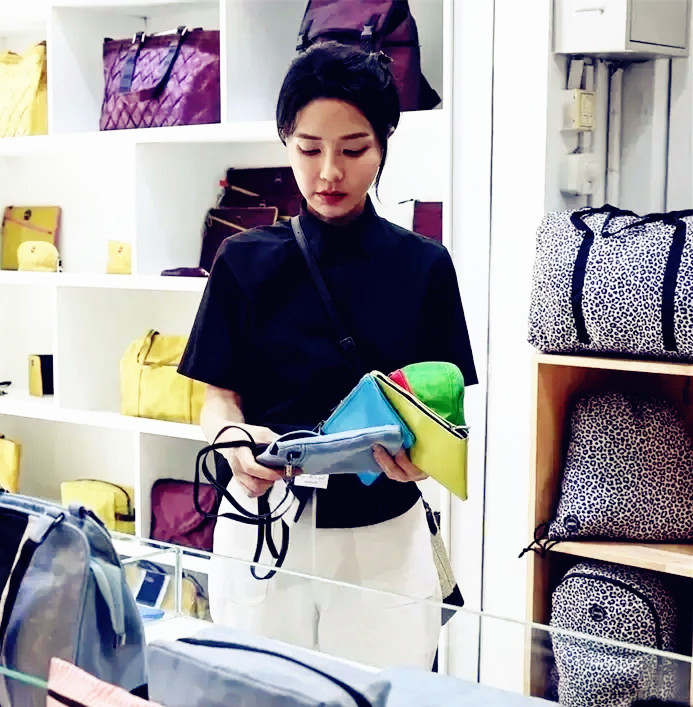 韩国第一夫人金建希着装图片,尹锡悦金建希访问阿联酋