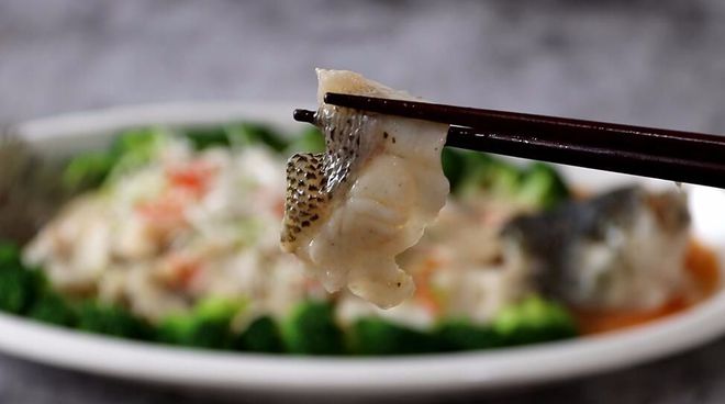 鲫鱼草鱼鳊鱼鲈鱼哪个刺少好吃,鲈鱼怎样做鱼不腥又好吃