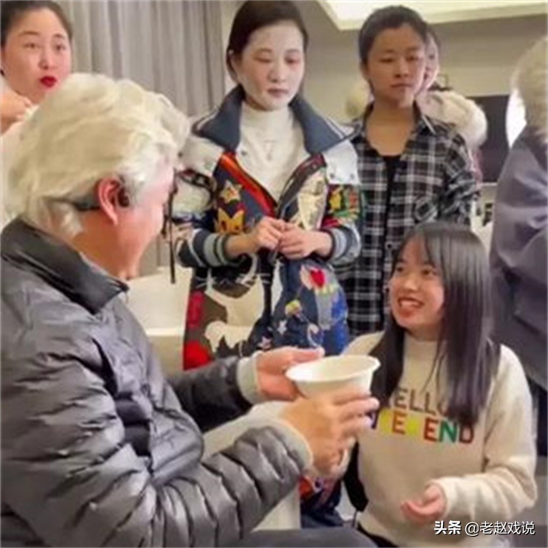 陶虹退出张庭夫妇传媒公司股东,陶虹被爆出曾在张庭公司分红4亿